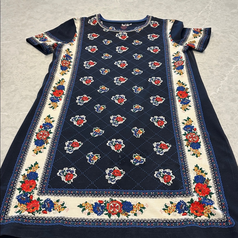 Tory Burch T Shirt Dress Tea Rose Border Print. Size Small. Sheath style. Cotton